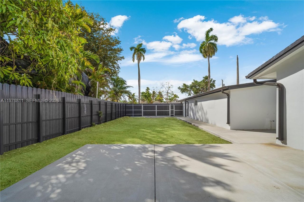 11351 SW 52nd Ter, Miami, FL 33165 Photo