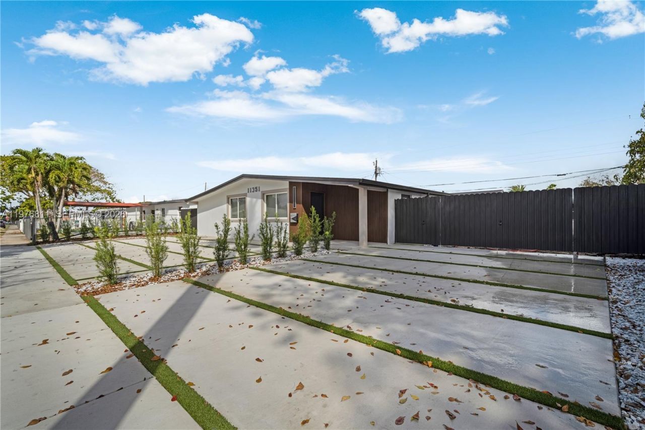 11351 SW 52nd Ter, Miami, FL 33165 Photo