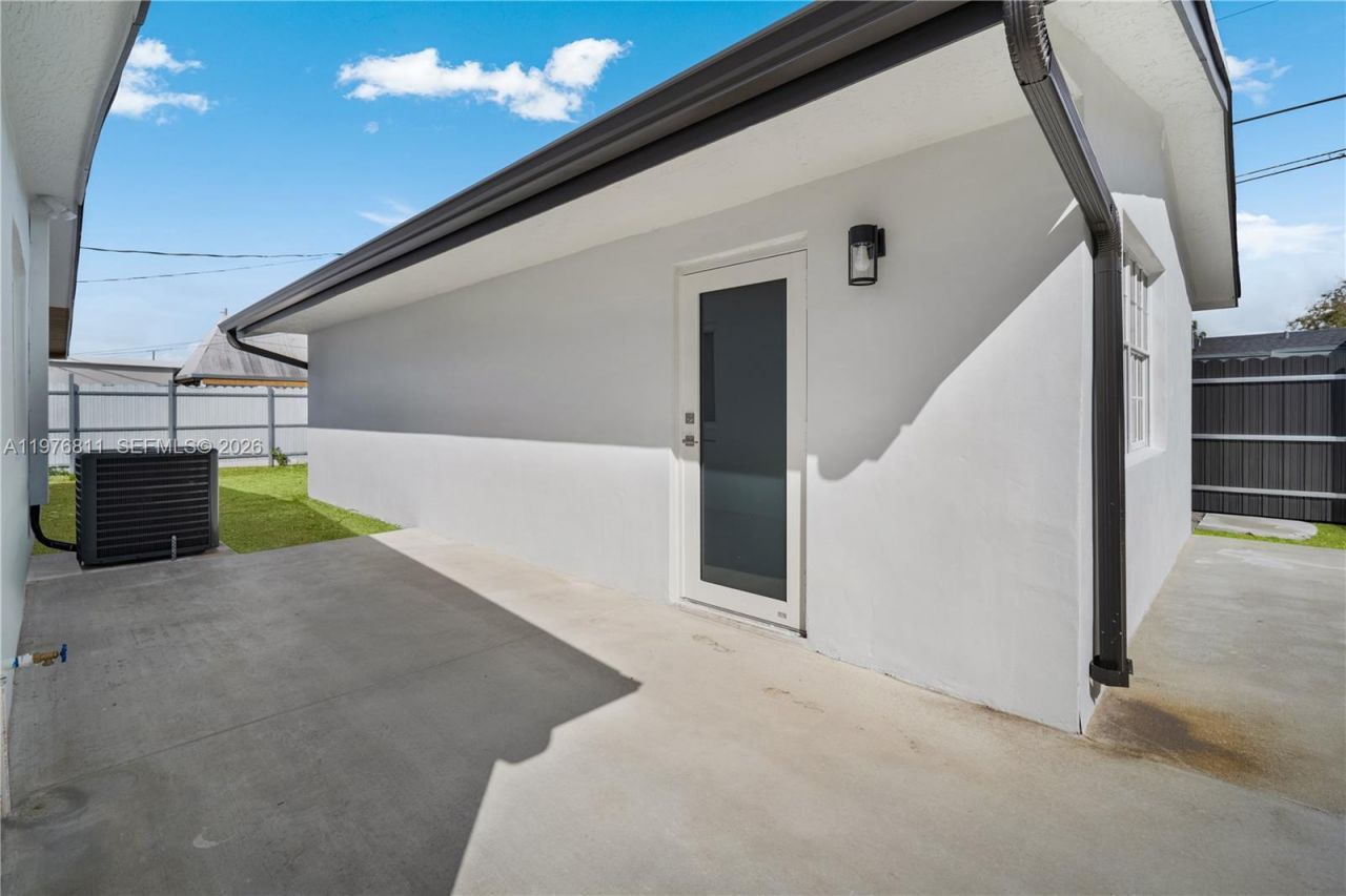 11351 SW 52nd Ter, Miami, FL 33165 Photo