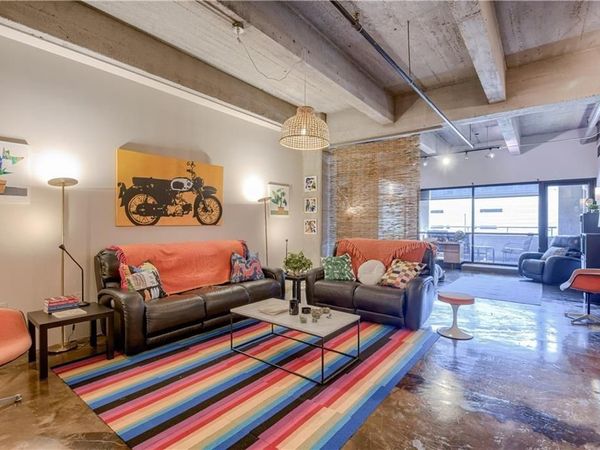 360 W Pershing Road, Unit 250, Kansas City, MO 64108