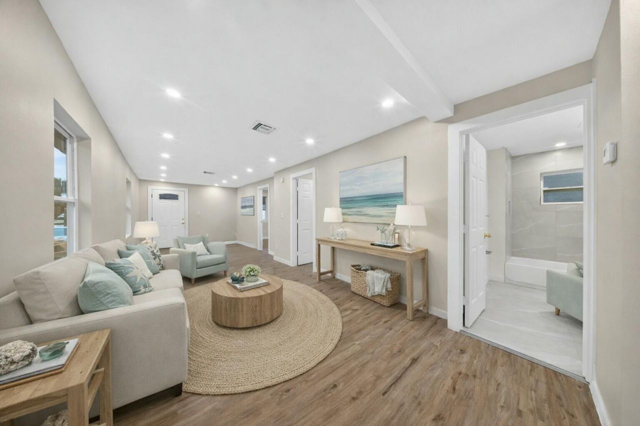 712 SE Bayou Avenue, Stuart, FL 34994 Photo