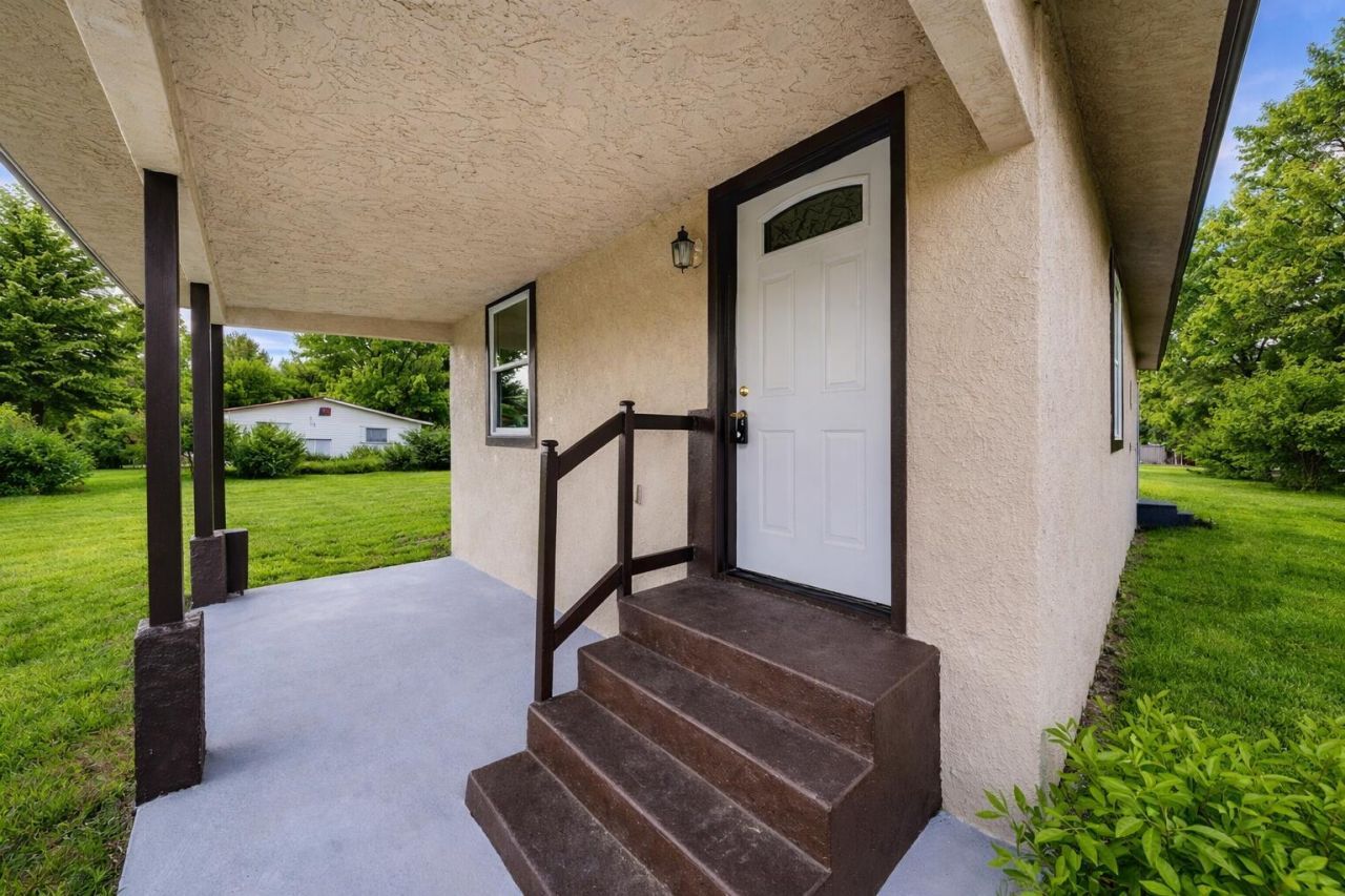 712 SE Bayou Avenue, Stuart, FL 34994 Photo