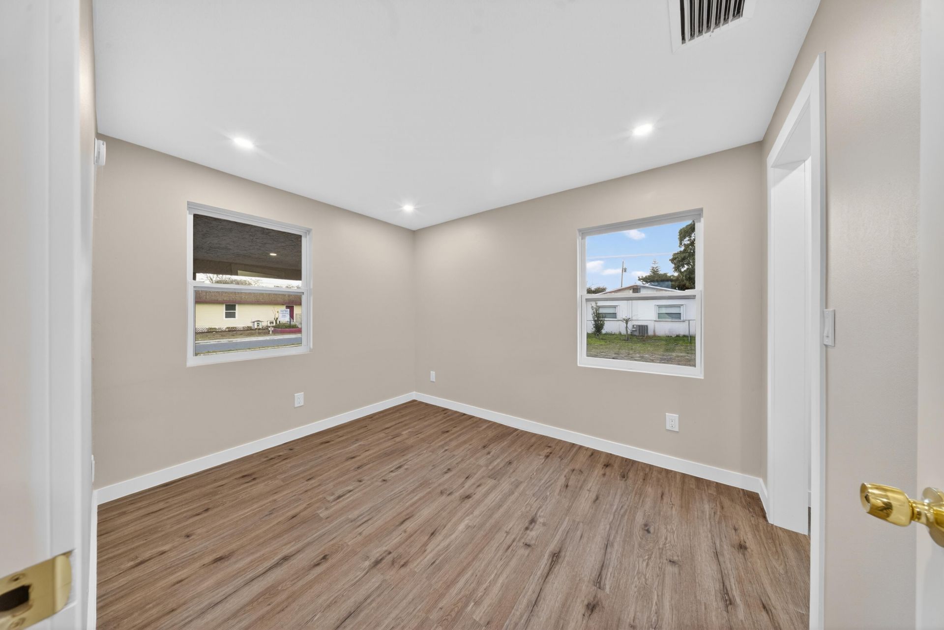 712 SE Bayou Avenue, Stuart, FL 34994 Photo