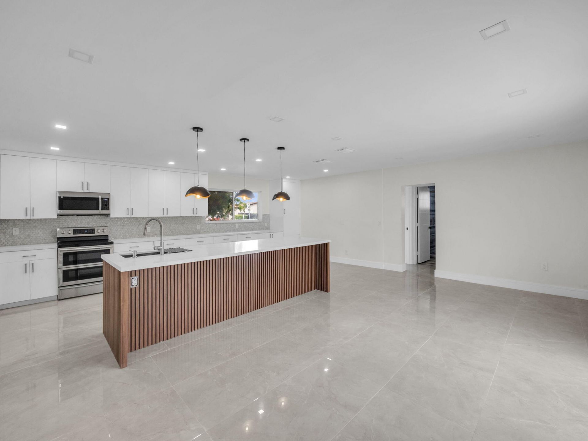 21020 Highland Lakes Boulevard, Miami, FL 33179 Photo