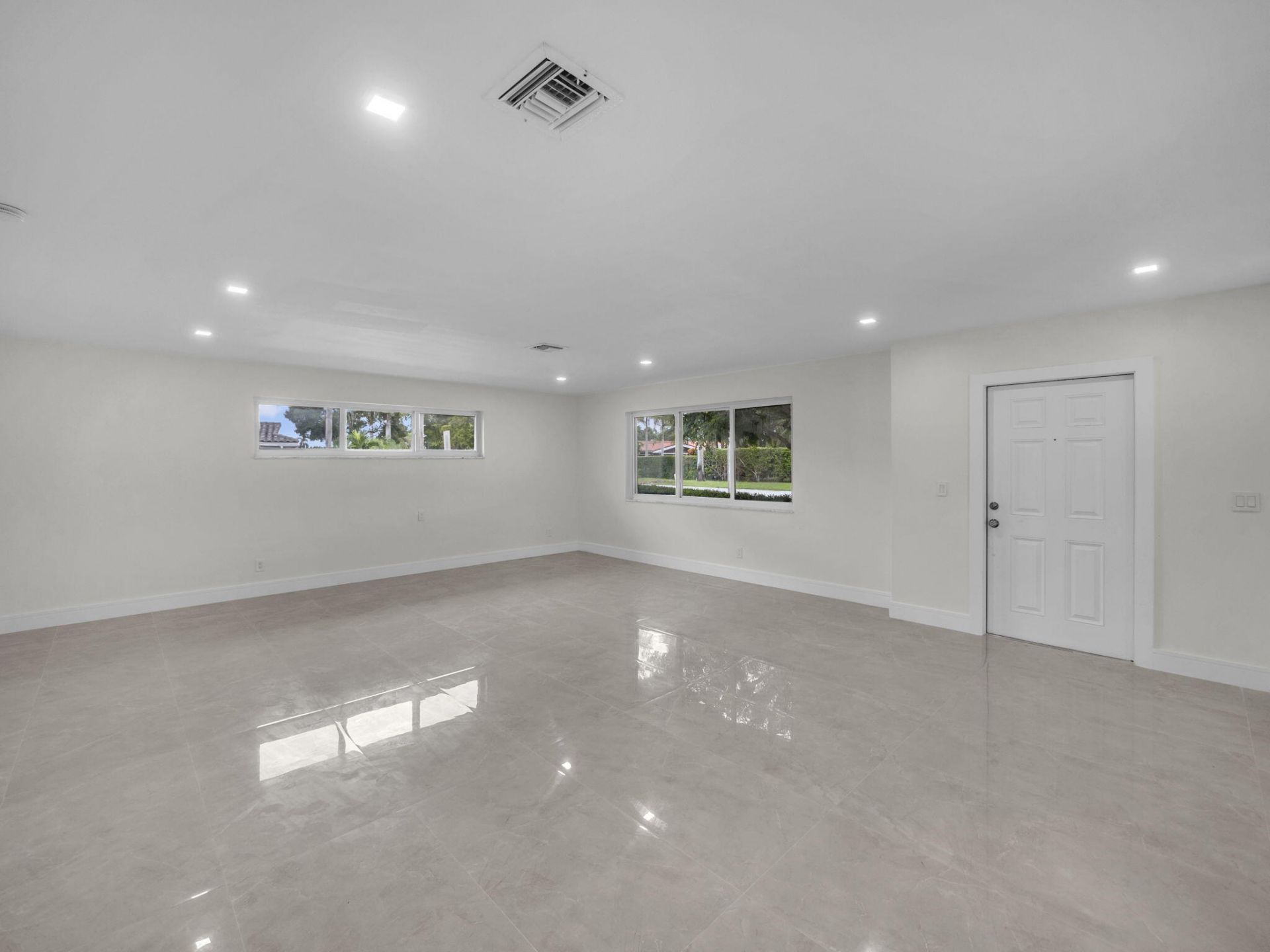 21020 Highland Lakes Boulevard, Miami, FL 33179 Photo