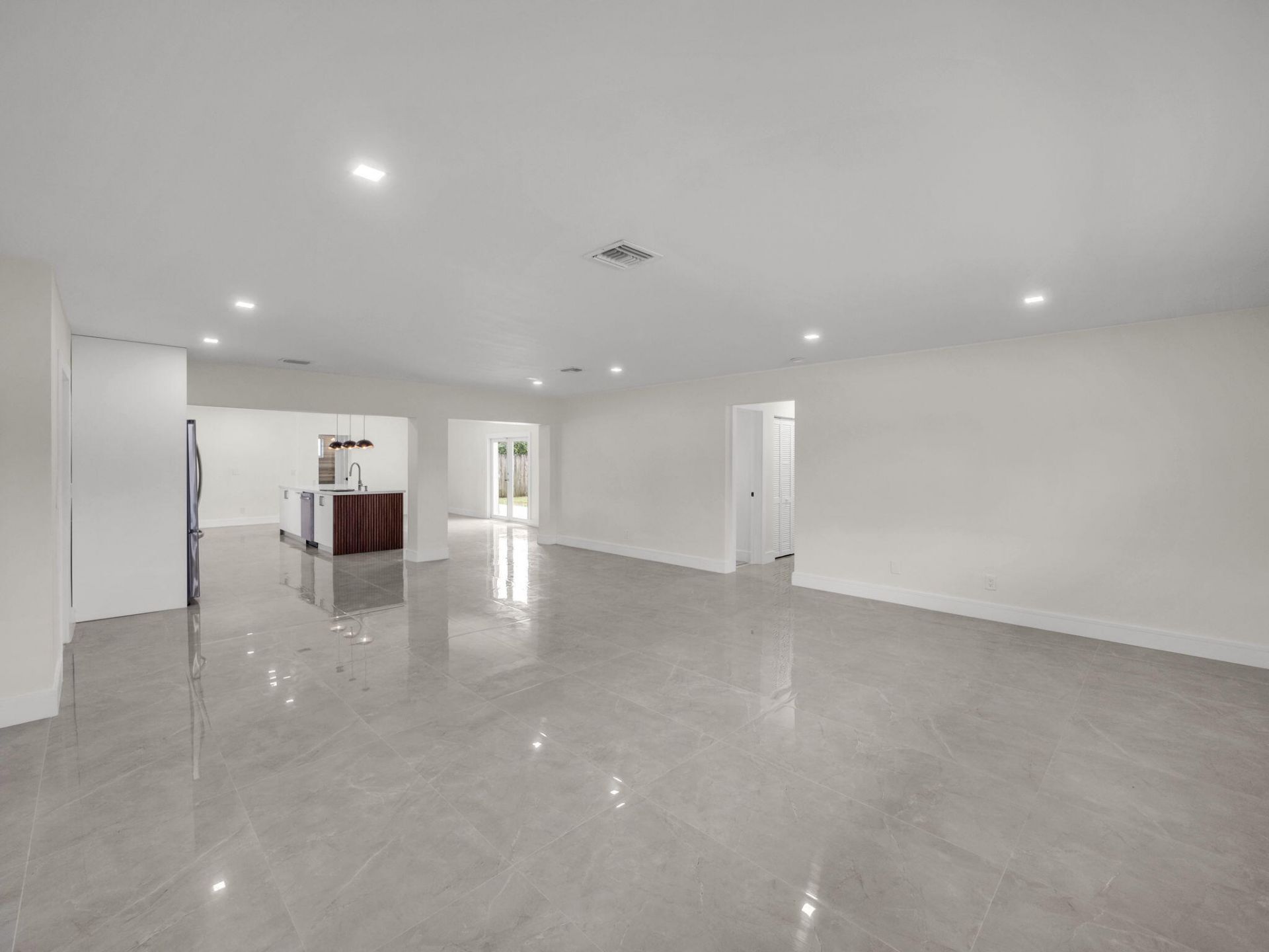 21020 Highland Lakes Boulevard, Miami, FL 33179 Photo