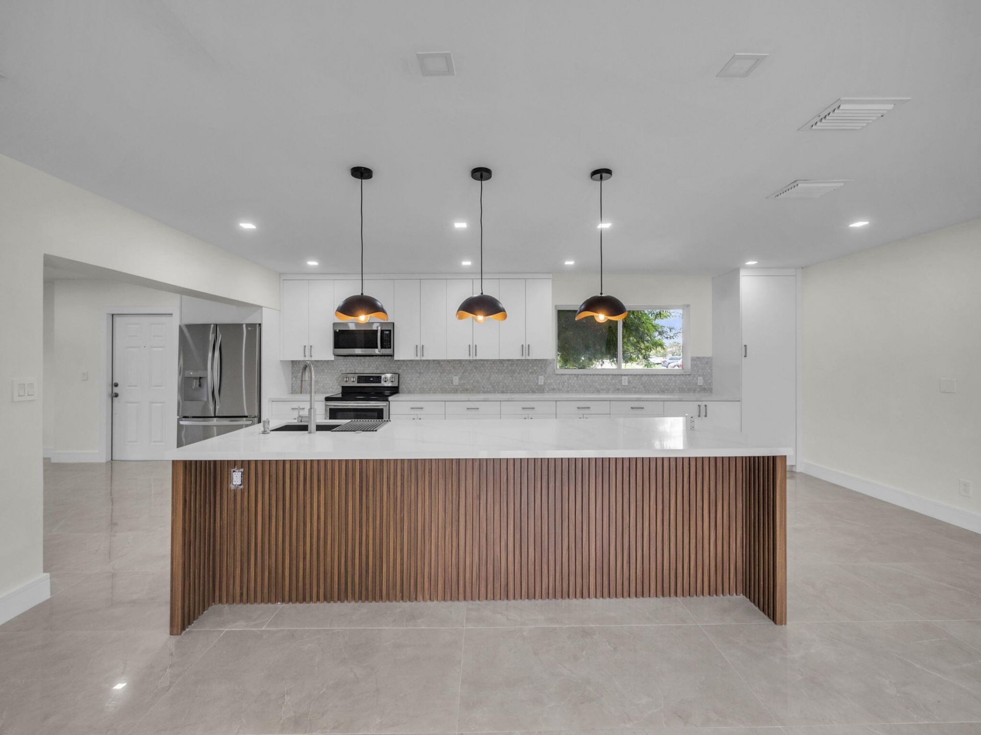 21020 Highland Lakes Boulevard, Miami, FL 33179 Photo