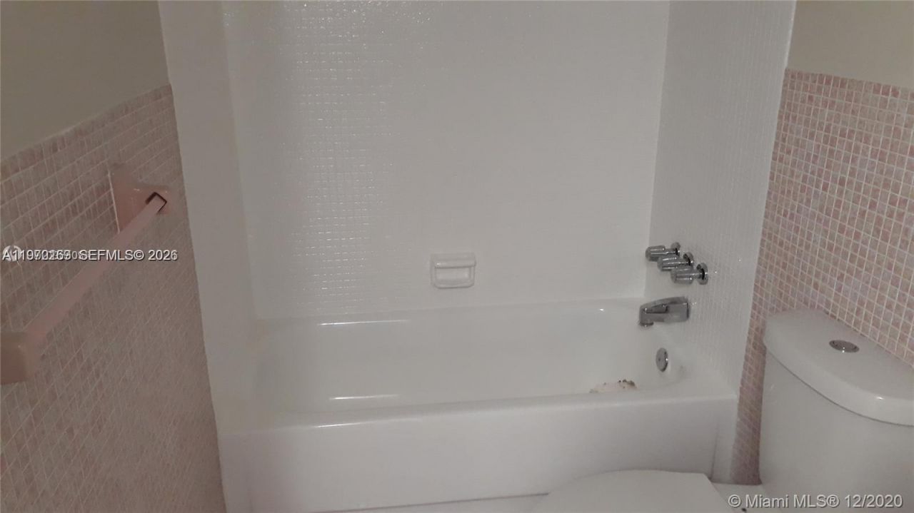 1540 NE 191st St , Unit 244, Miami, FL 33179 Photo