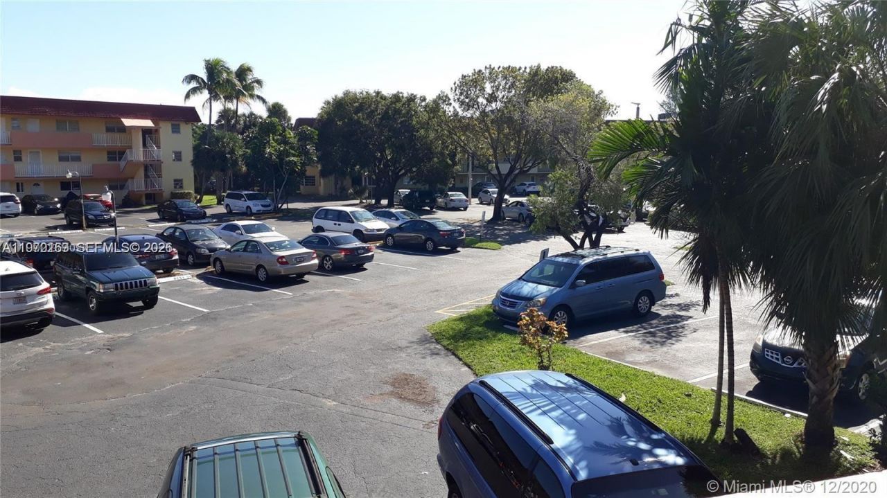 1540 NE 191st St , Unit 244, Miami, FL 33179 Photo