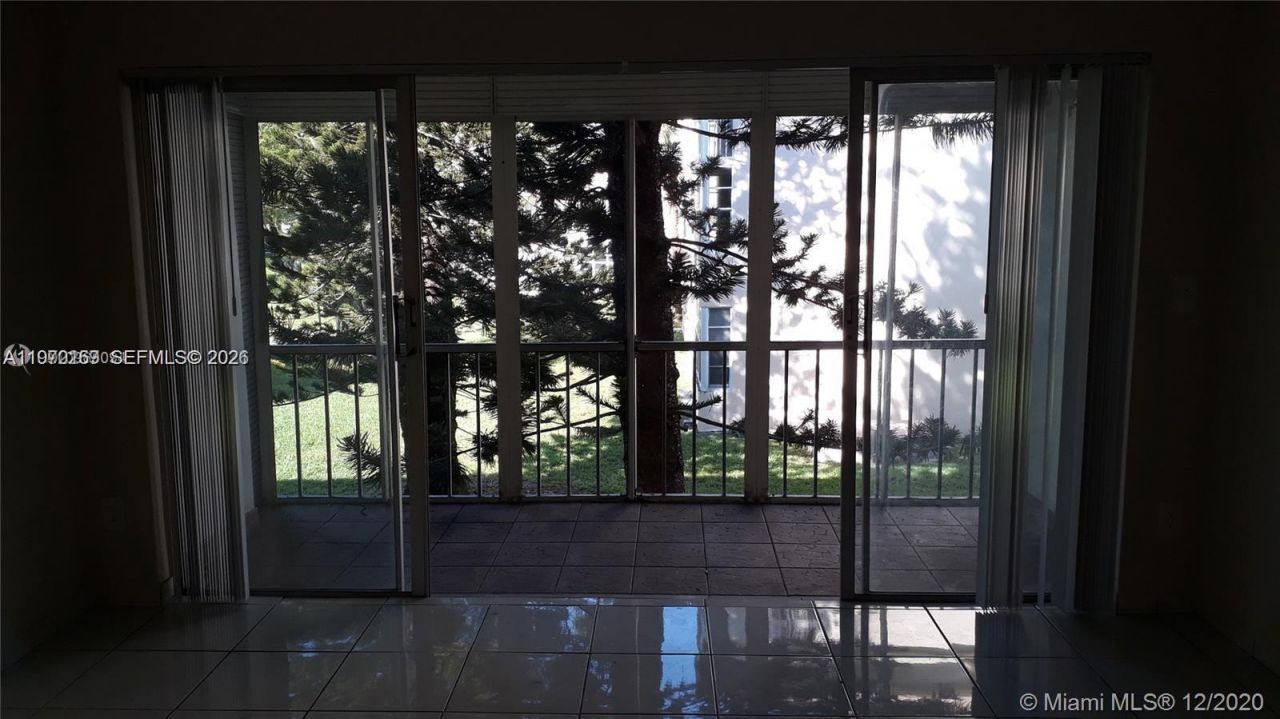 1540 NE 191st St , Unit 244, Miami, FL 33179 Photo