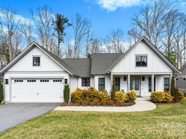 215 Lindsey Farm Drive, Unit 9, Flat Rock, NC 28731