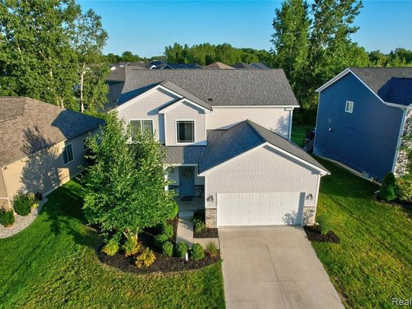 320 Hidden River E, Holly Twp, MI 48442
