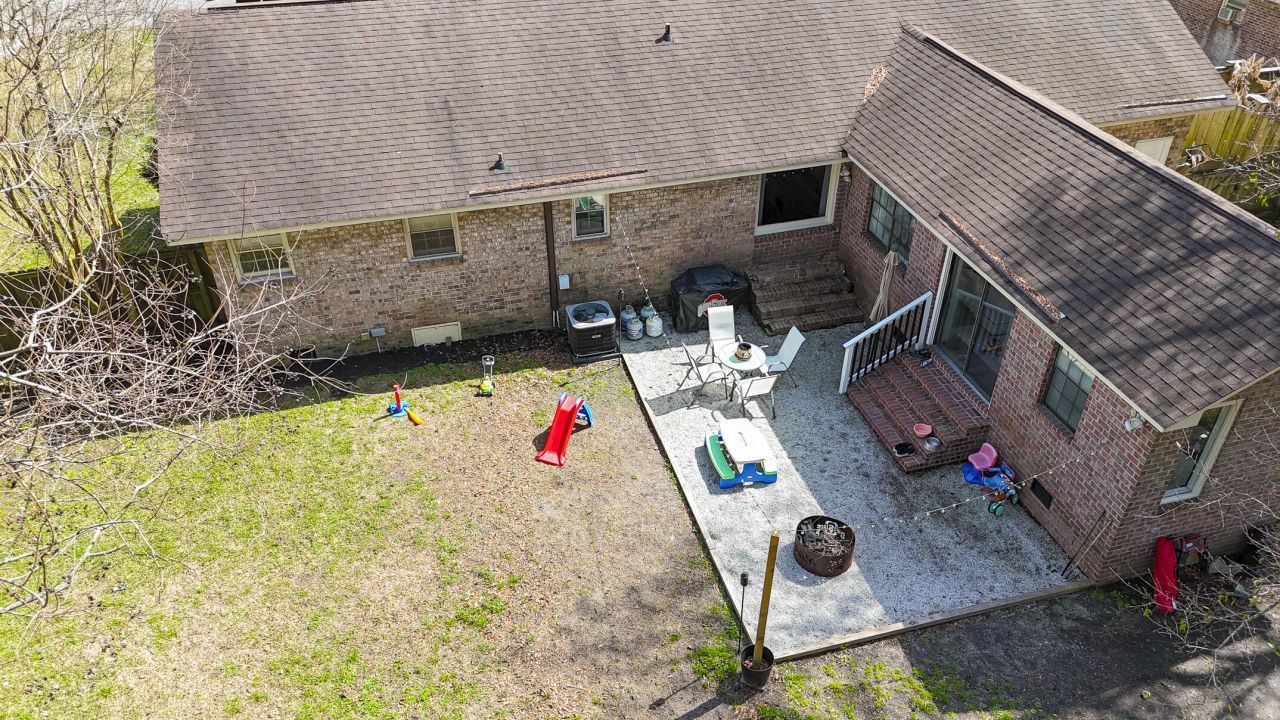 105 Cynthia Lane Photo 43