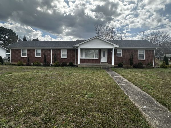 601 5th St, Lawrenceburg, TN 38464