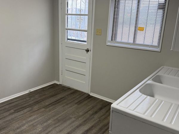 194 E BISCAYNE RD, Memphis, TN 38109