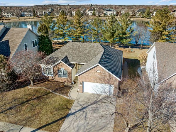 704 Lake Ridge Drive, South Elgin, IL 60177