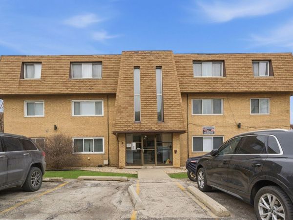 10440 Natoma Avenue , Unit 9, Chicago Ridge, IL 60415