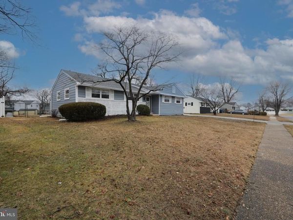 1108 LAUREL ROAD, BEVERLY, NJ 08010