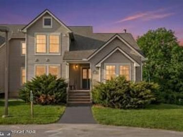 207 SYCAMORE COURT, TANNERSVILLE, PA 18372