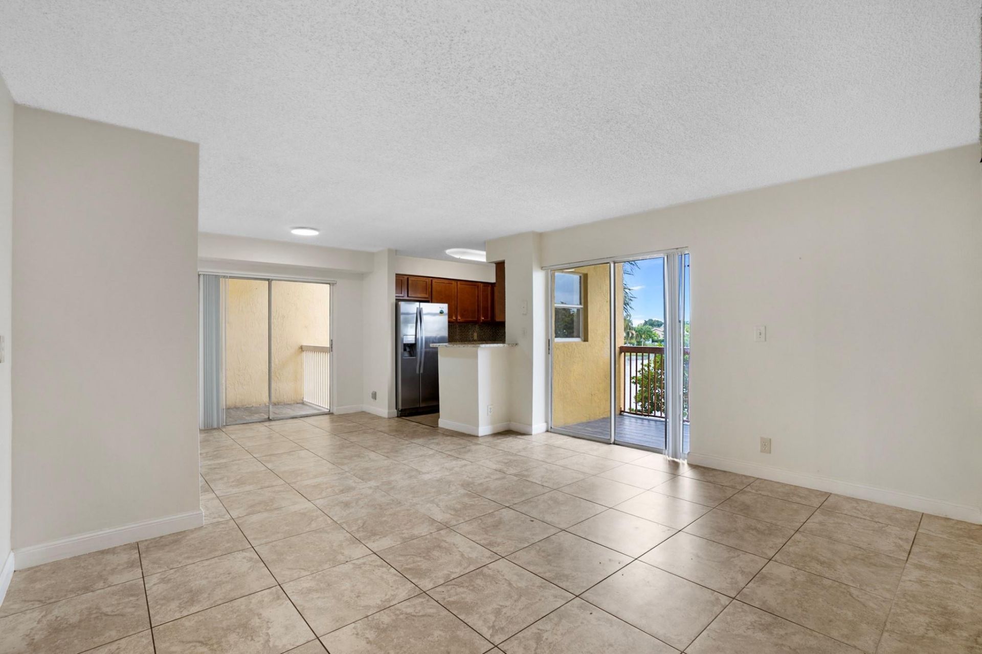 7640 Westwood Drive, Unit 411, Tamarac, FL 33321 Photo