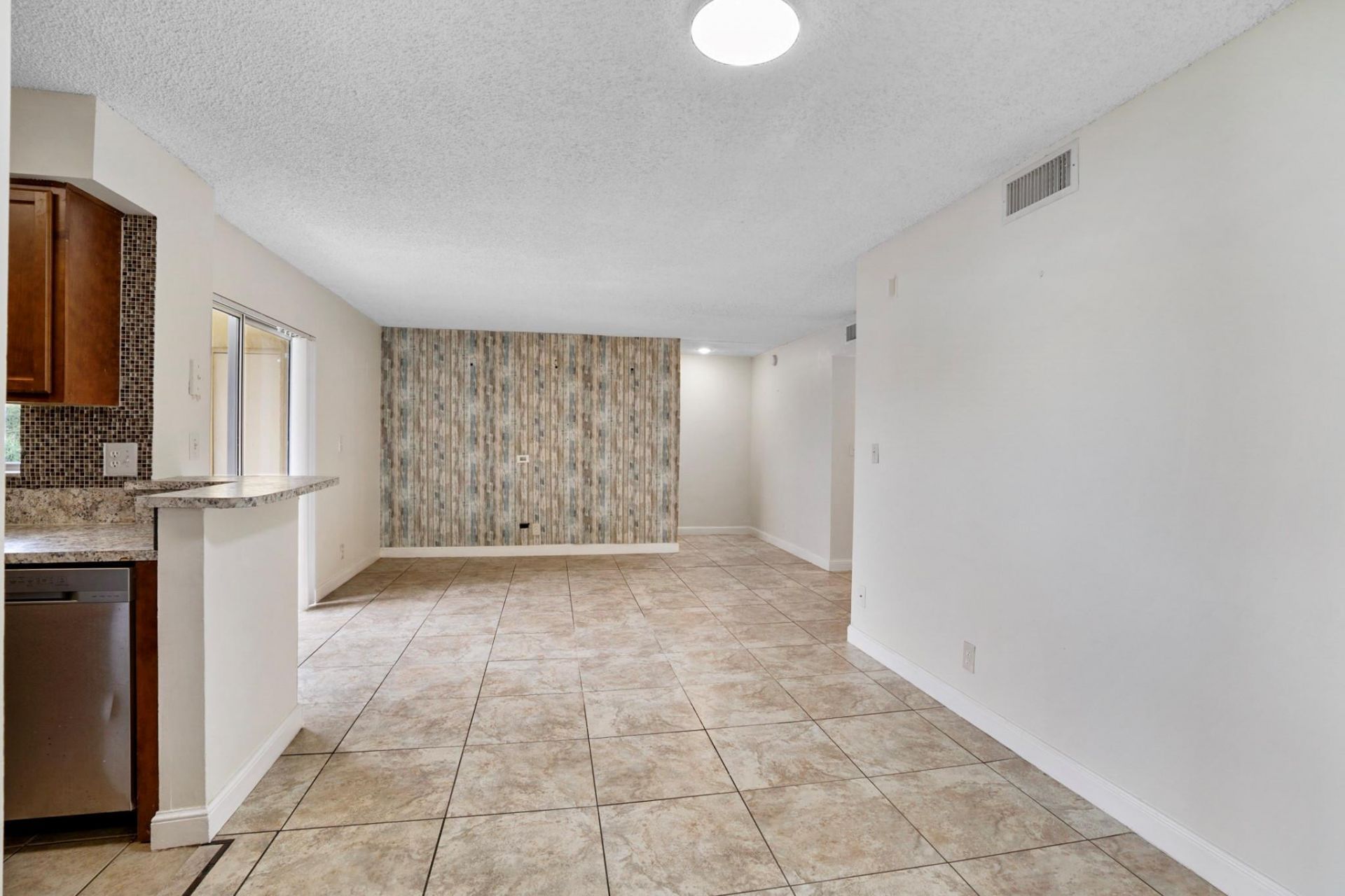 7640 Westwood Drive, Unit 411, Tamarac, FL 33321 Photo