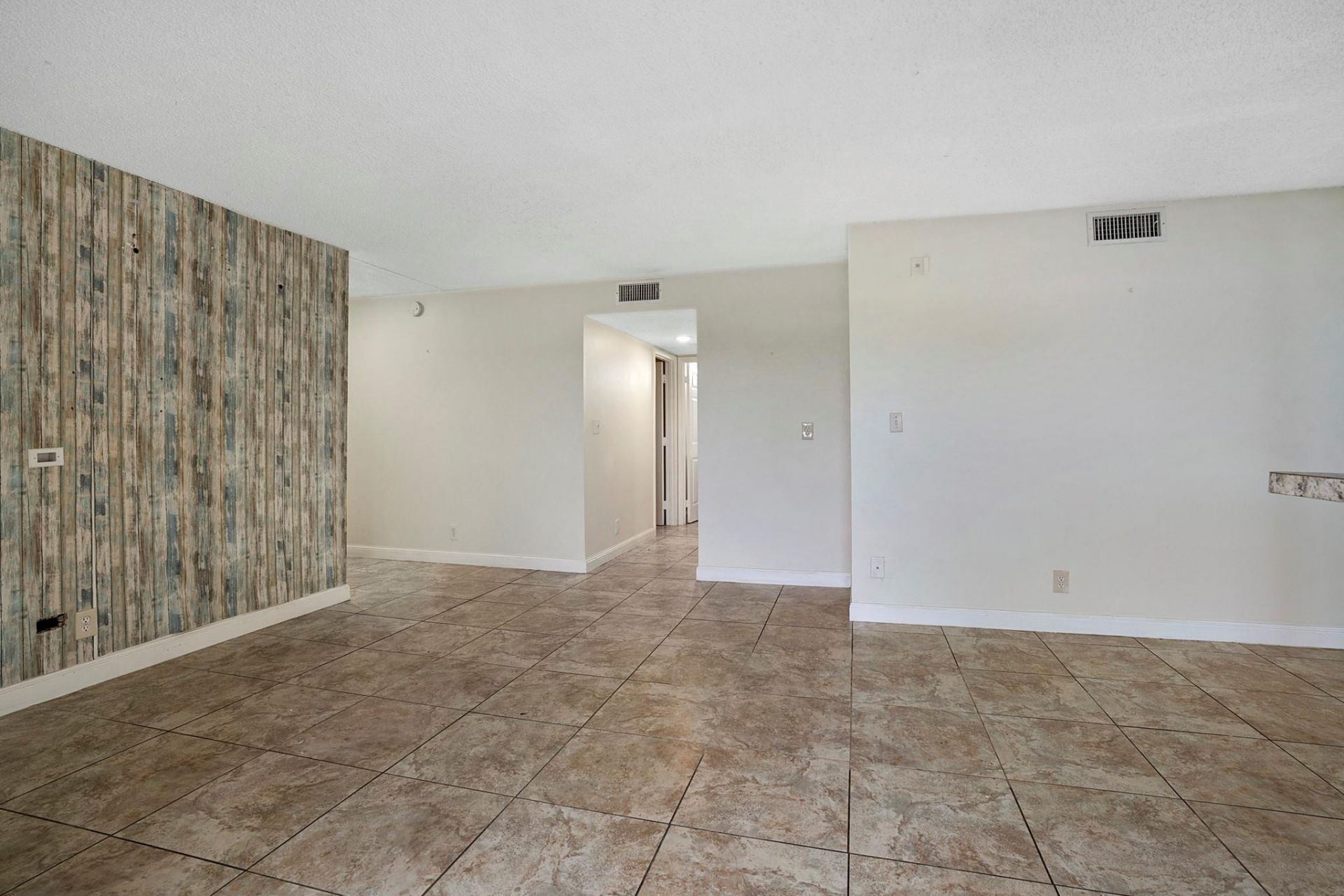 7640 Westwood Drive, Unit 411, Tamarac, FL 33321 Photo