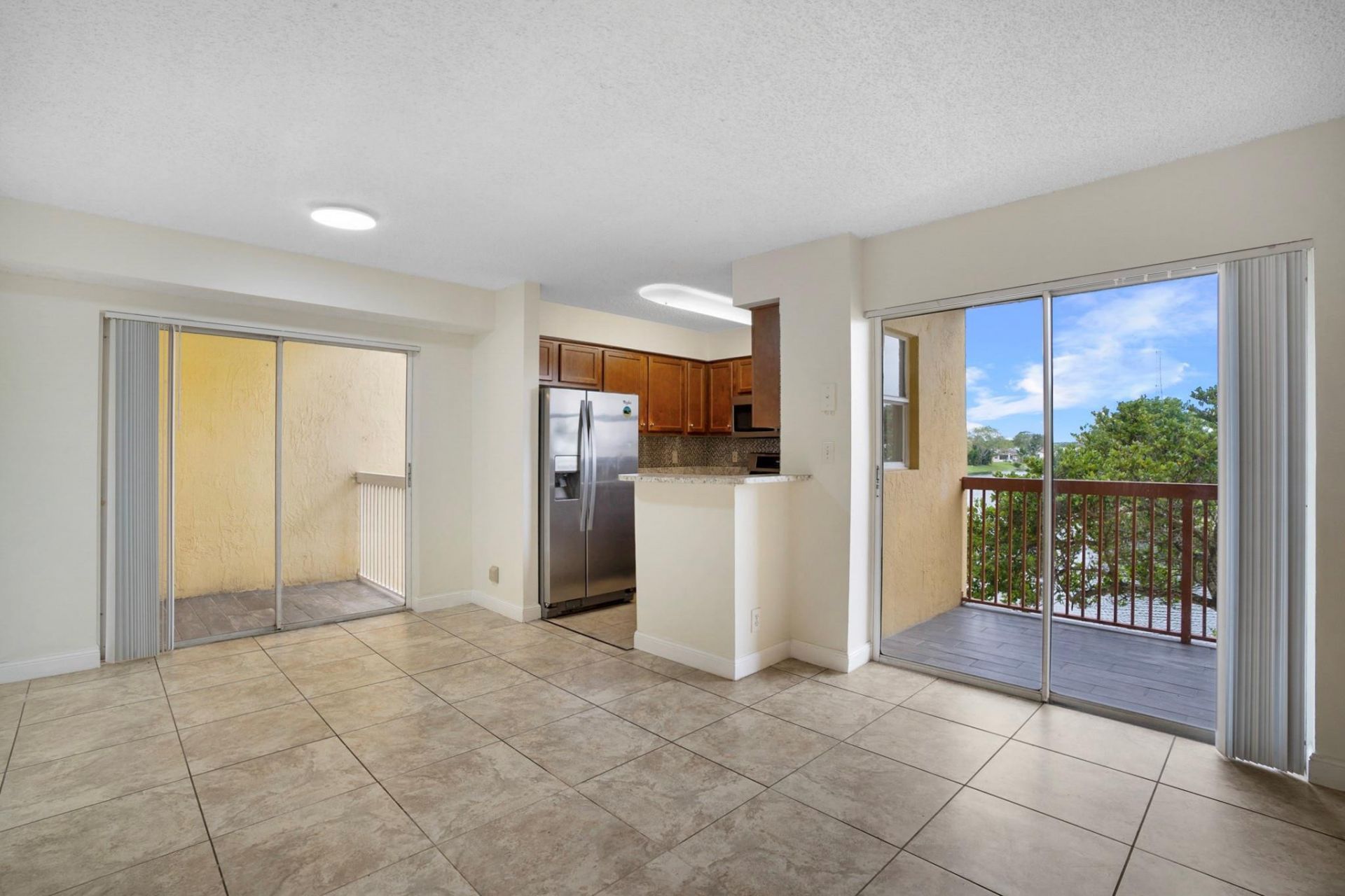 7640 Westwood Drive, Unit 411, Tamarac, FL 33321 Photo