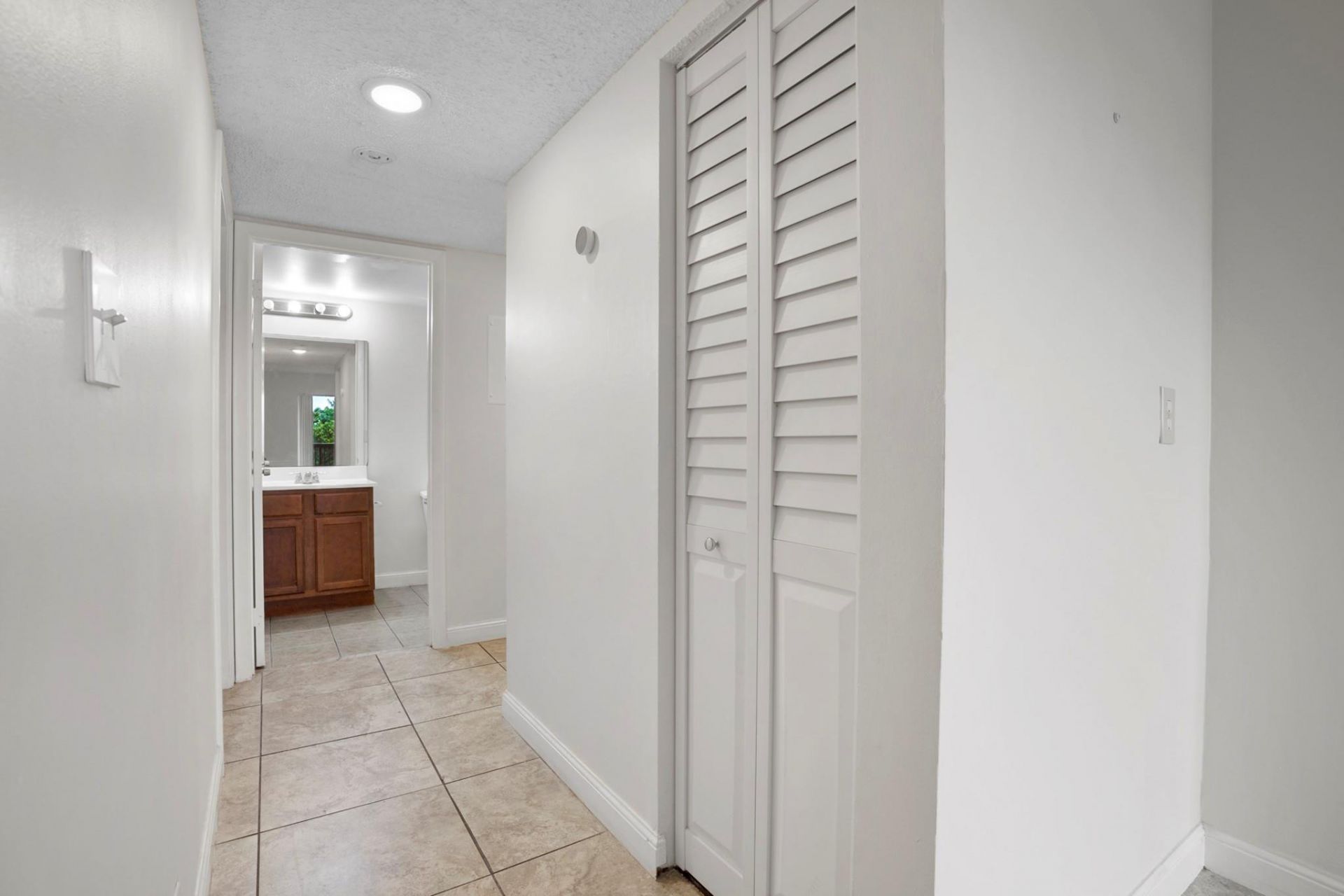 7640 Westwood Drive, Unit 411, Tamarac, FL 33321 Photo