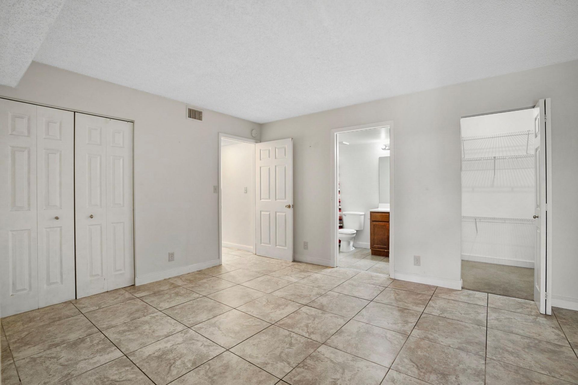 7640 Westwood Drive, Unit 411, Tamarac, FL 33321 Photo