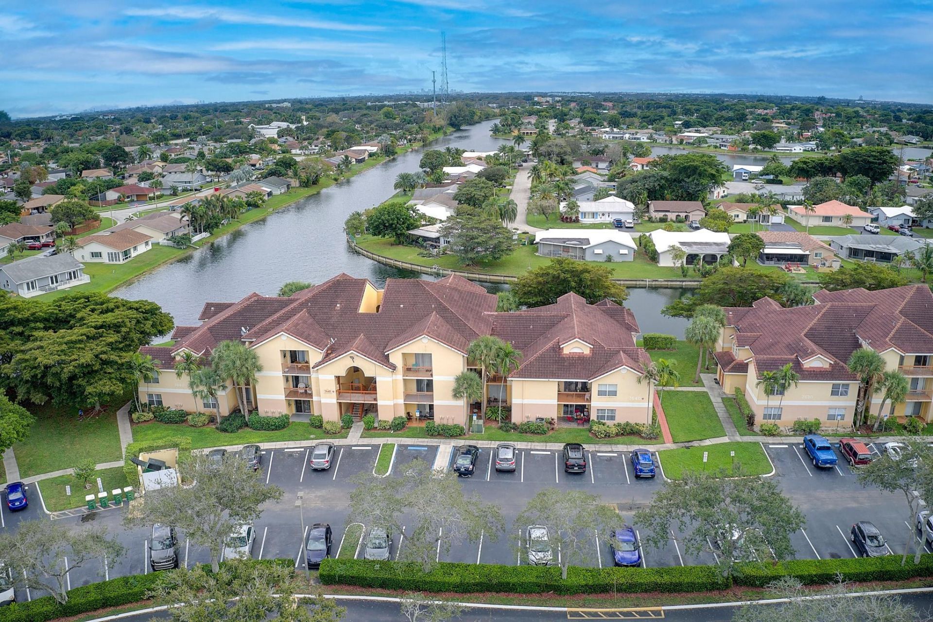 7640 Westwood Drive, Unit 411, Tamarac, FL 33321 Photo