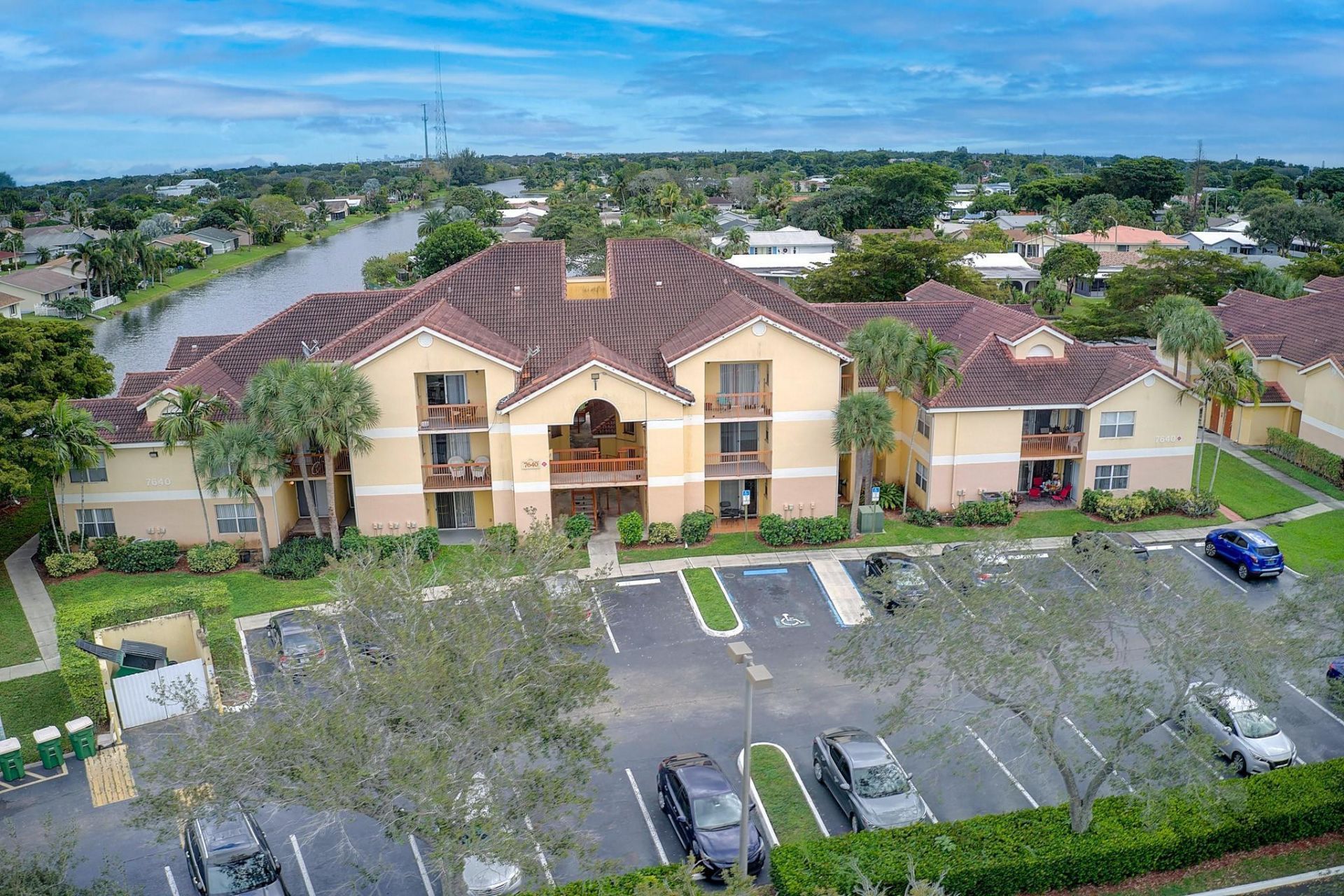 7640 Westwood Drive, Unit 411, Tamarac, FL 33321 Photo