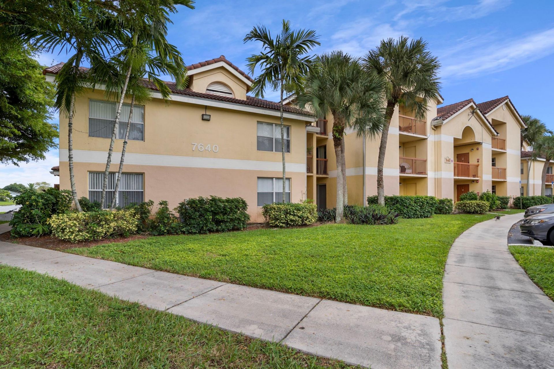 7640 Westwood Drive, Unit 411, Tamarac, FL 33321 Photo