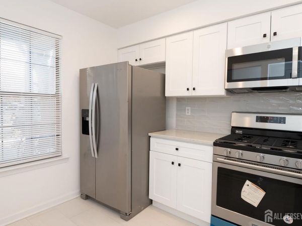 801 Woodbridge Commons Way , Iselin, NJ 08830