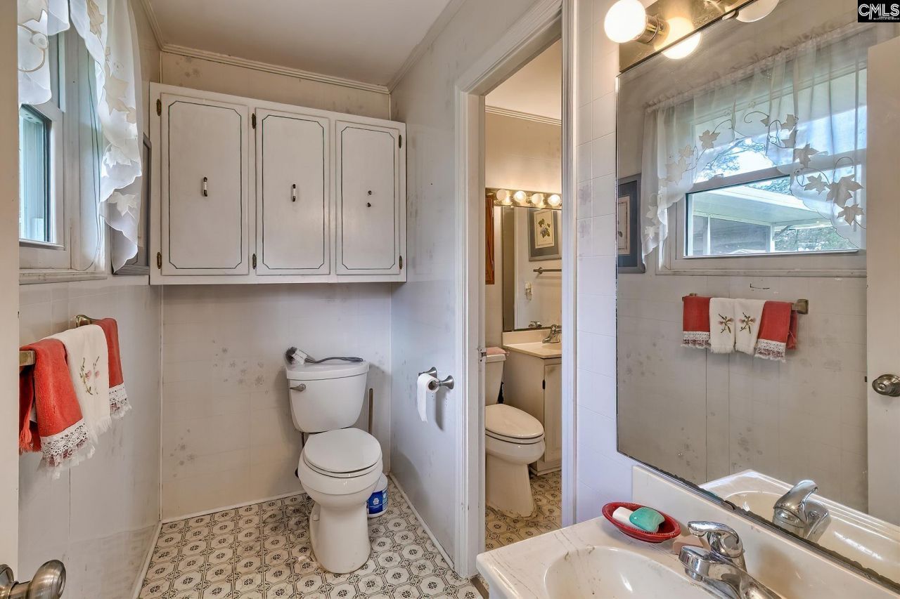 211 Woodvine Drive  Photo 15