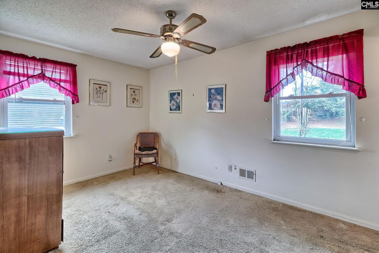 211 Woodvine Drive  Photo 16