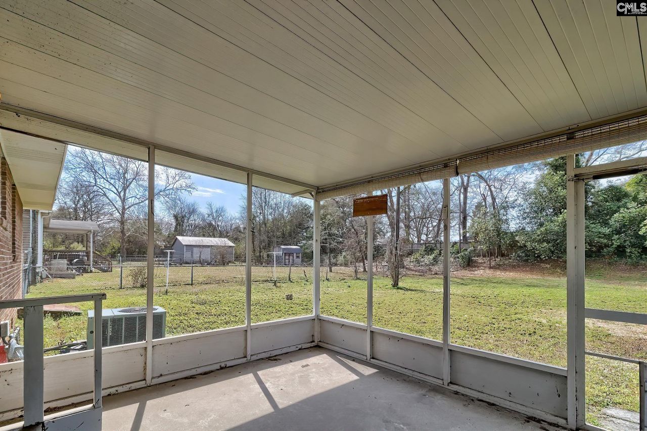 211 Woodvine Drive  Photo 4