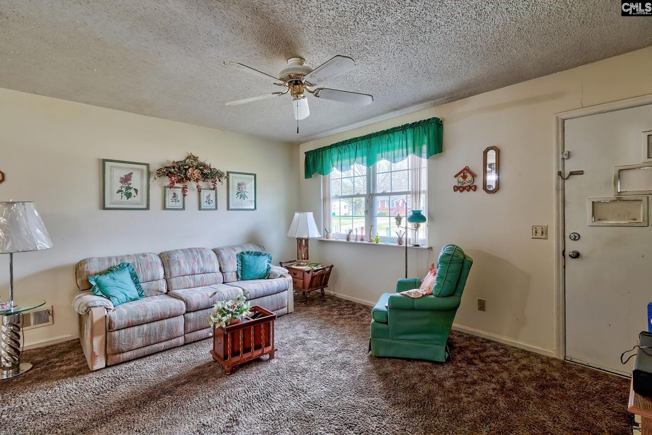 211 Woodvine Drive  Photo 6