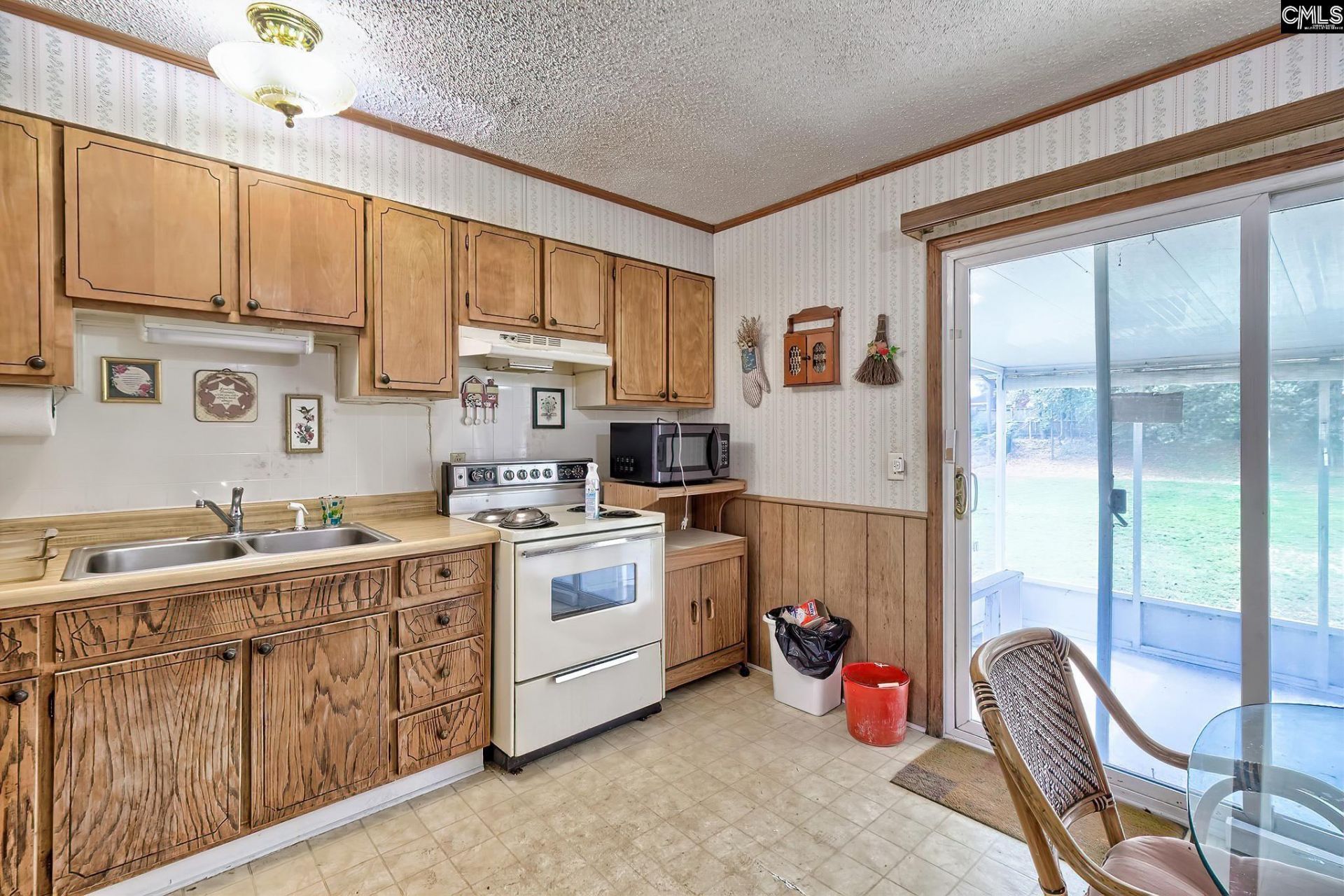 211 Woodvine Drive Photo 7