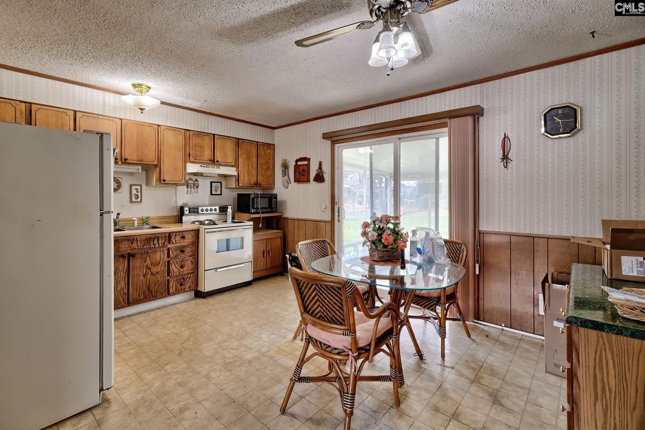 211 Woodvine Drive  Photo 8