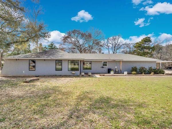 603 Lark Lane, Oak Leaf, TX 75154