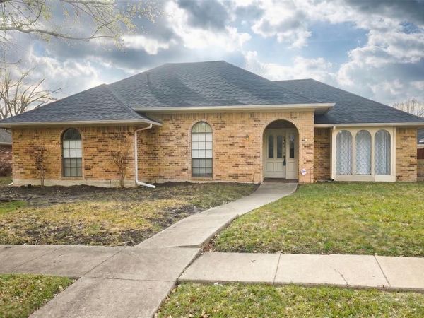 2405 Country Valley Road, Garland, TX 75041