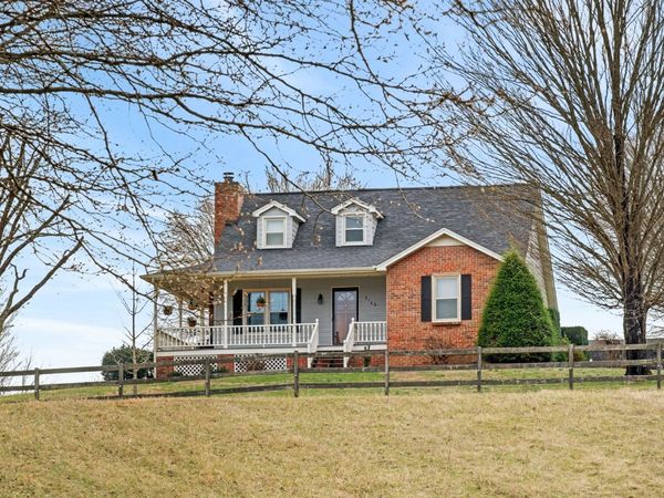3146 Old Greenbrier Pike, Greenbrier, TN 37073