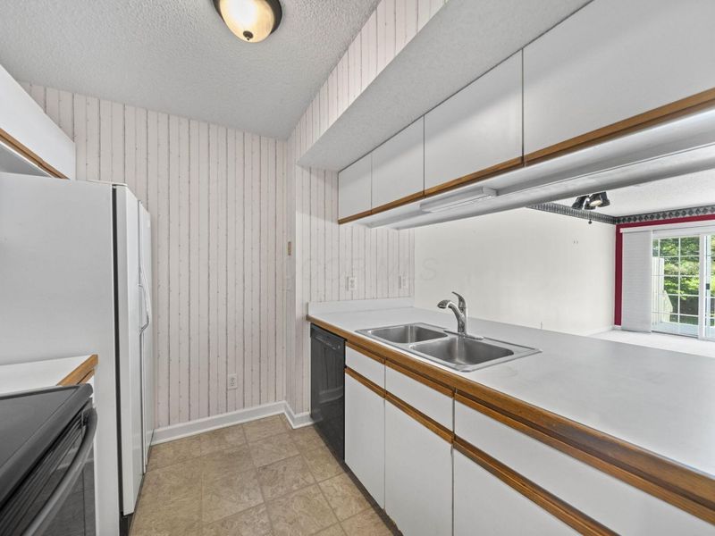 2515 Dahlia Way, Unit 64C, Columbus, OH 43235 Photo 8