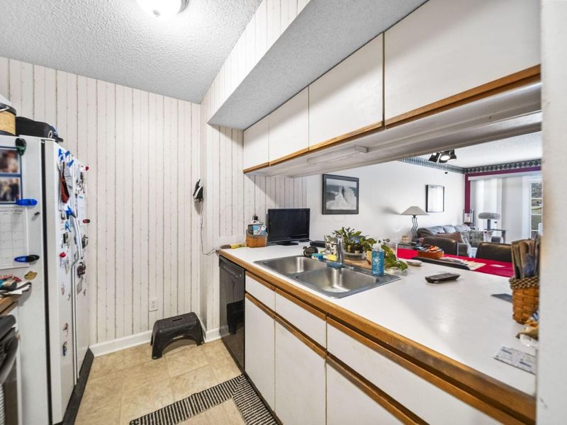 2515 Dahlia Way, Unit 64C, Columbus, OH 43235 Photo 8