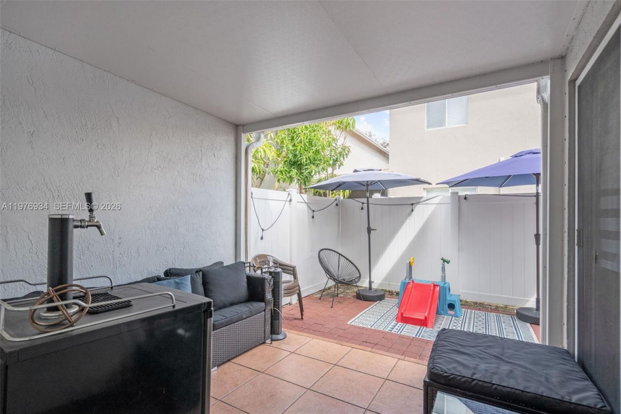 6002 Red Plum Ct , Unit 481, Tamarac, FL 33321 Photo