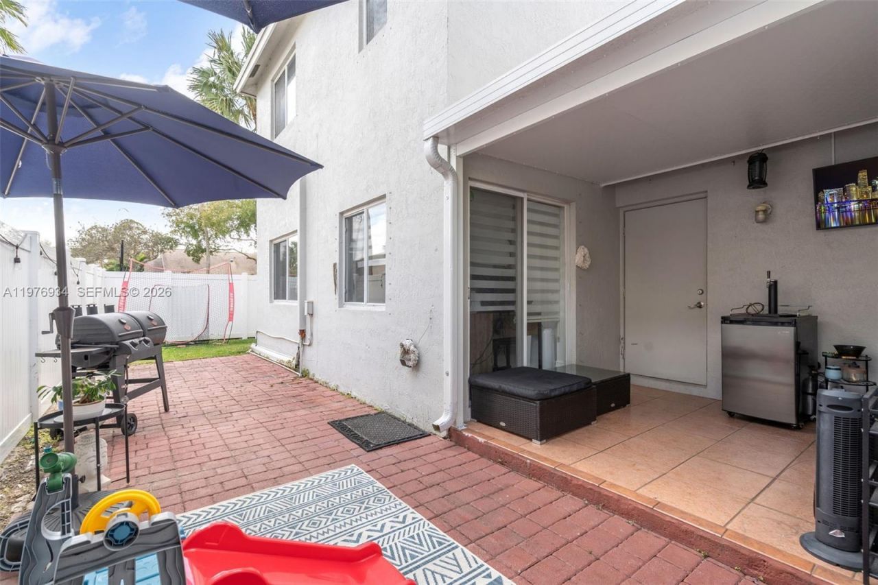 6002 Red Plum Ct , Unit 481, Tamarac, FL 33321 Photo