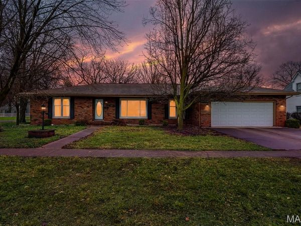 426 N Franklin Street , Staunton, IL 62088