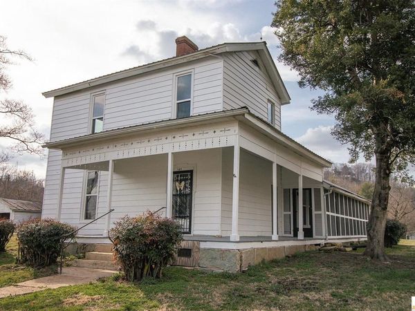 141 N High Street , Burkesville, KY 42717