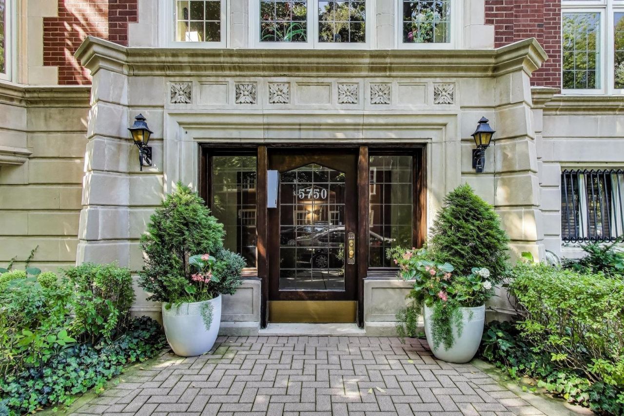 5750 S Kenwood Avenue, Unit 1N, Chicago, IL 60637 Main Photo