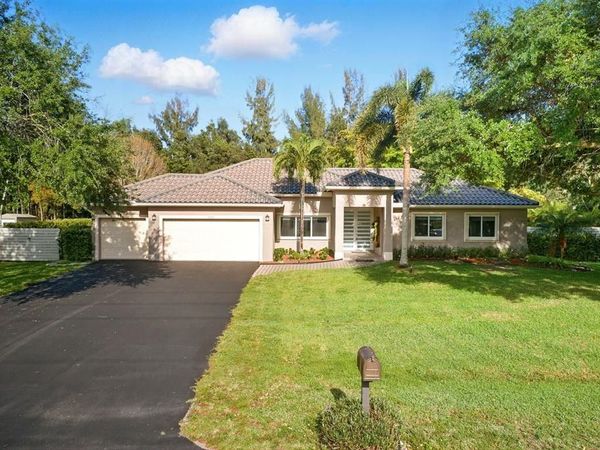 5320 SW 199th Ave, Pembroke Pines, FL 33332